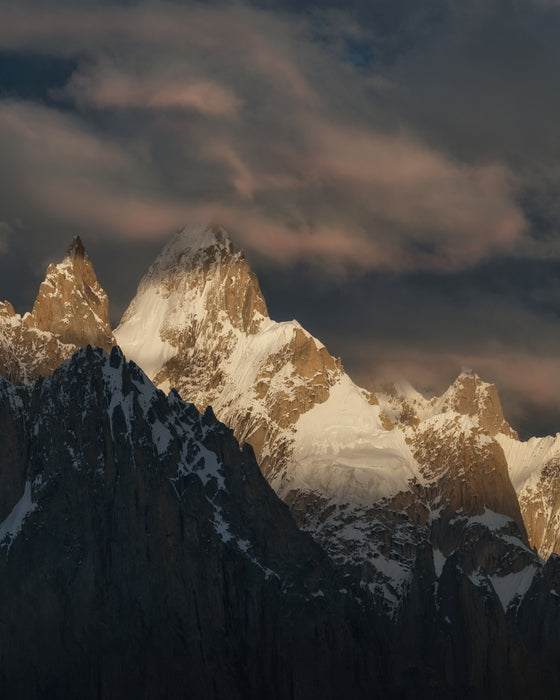 Unveiling the Wonders of Shilajit: Nature's Ancient Treasure